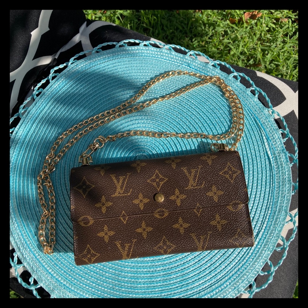 ✨ AUTHENTIC Louis Vuitton Monogram Long Wallet Crossbody ✨